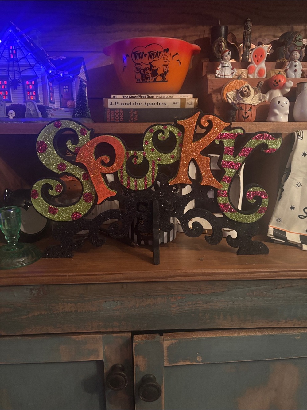 Raz Halloween Spooky Glitter standing sign